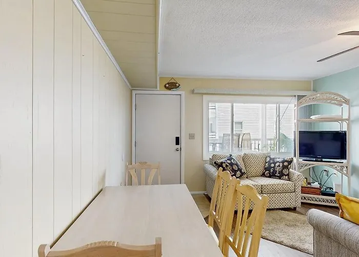 Inviting Bayfront Escape With Outdoor Seating Pool And Great Location Ocean City