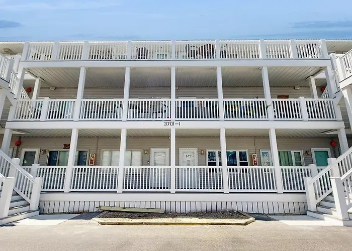 Inviting Bayfront Escape With Outdoor Seating Pool And Great Location * Ocean City
